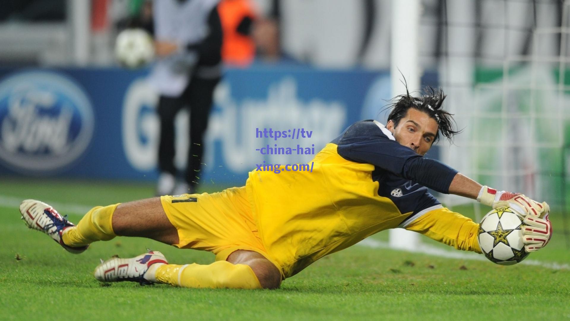 海星体育app下载：奥古斯托坦言世俱杯激战艰难，对手顽强抵抗与场地条件成双重考验